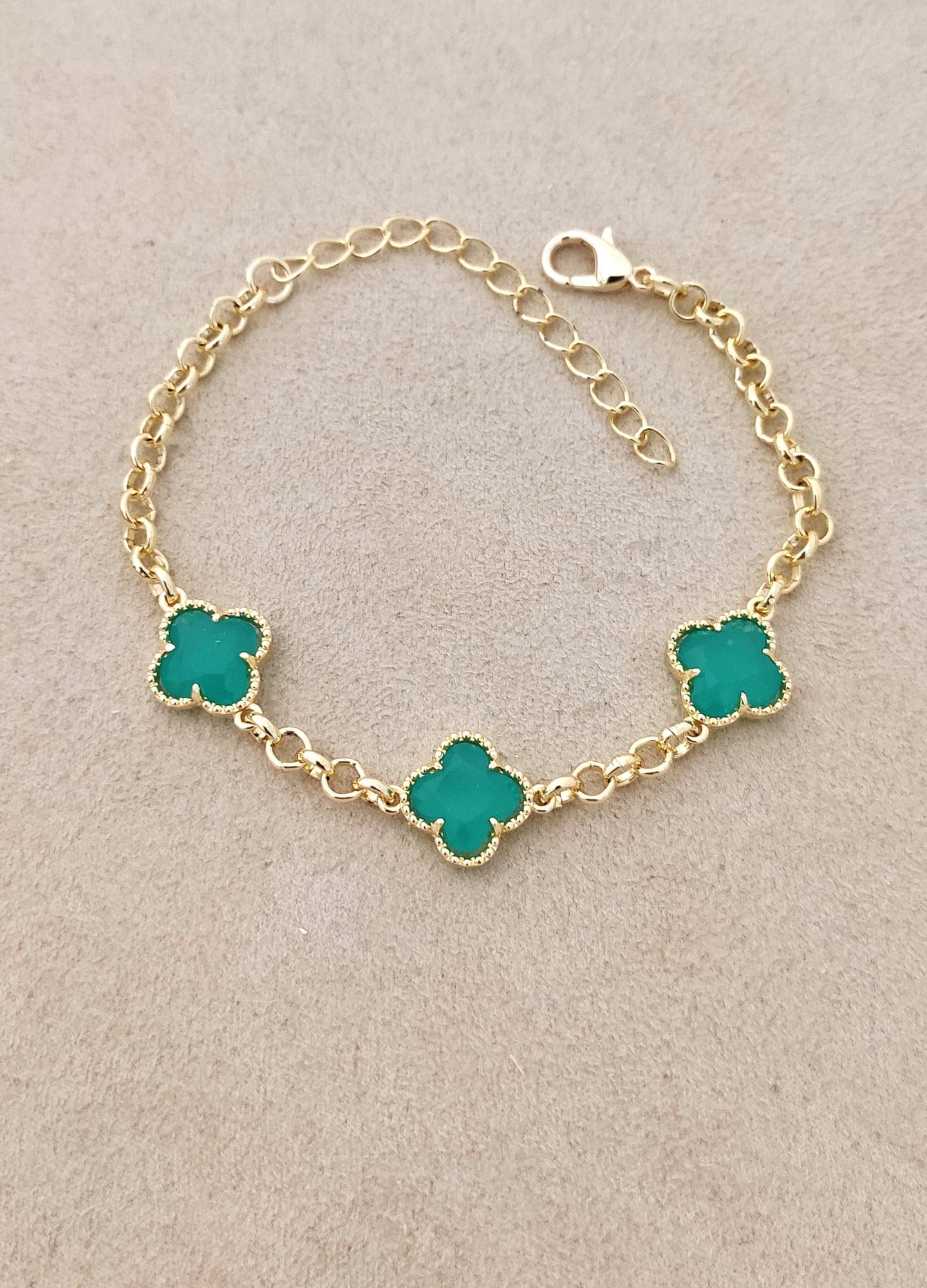 Brass Bracelet with Gold Plated Cat's Eye Stone Clover Detail