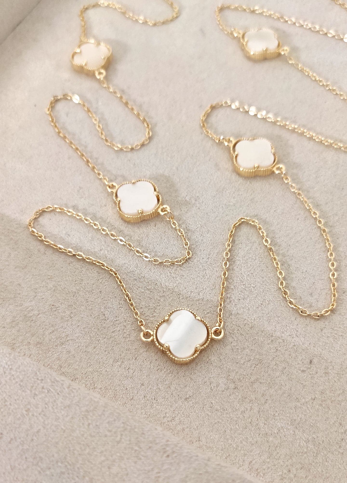Gold Plated Brass Clover Detailed Mother-of-Pearl Necklace