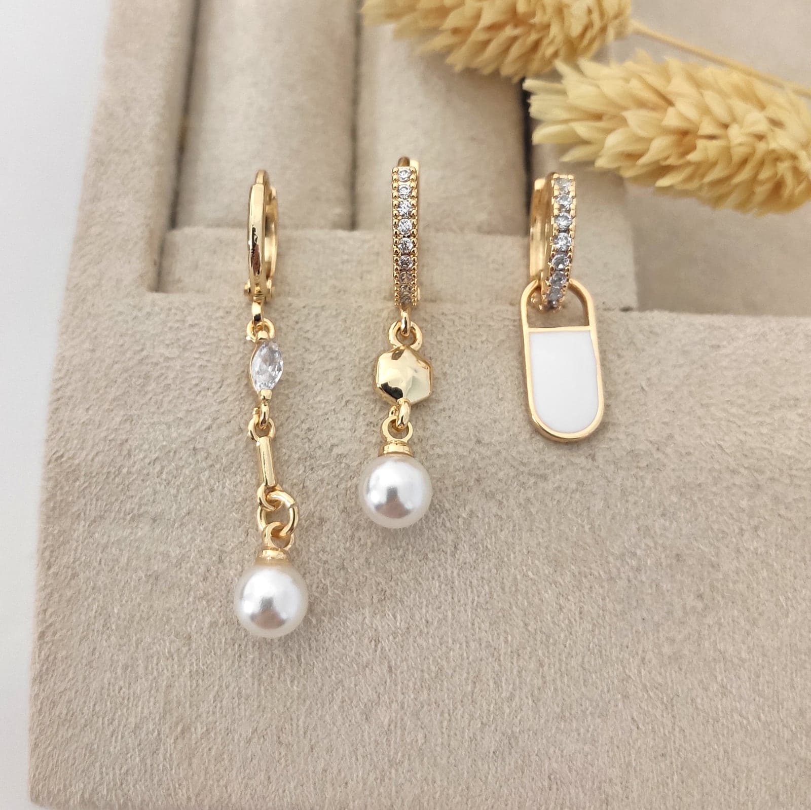 Steel Over Gold Plated Plastic Pearl Detailed and Zircon Stone Earrings Set (For One Ear)